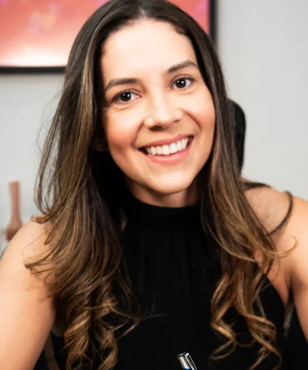 Retrato da Dra. Larissa Silva, ortopedista da Center Trauma